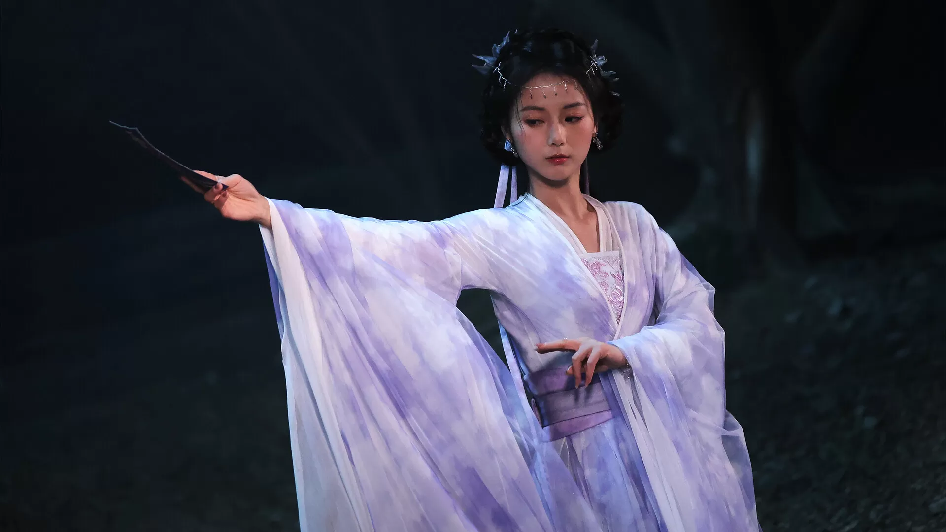 《美女，请别影响我成仙全球版》中文版